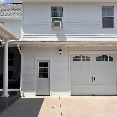 Hudson House Bed And Breakfast