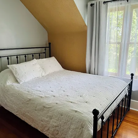 Hudson House Bed And Breakfast