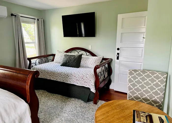 Hudson House Bed & Breakfast