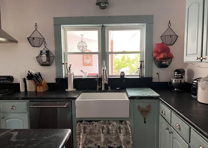 Hudson House Bed & Breakfast